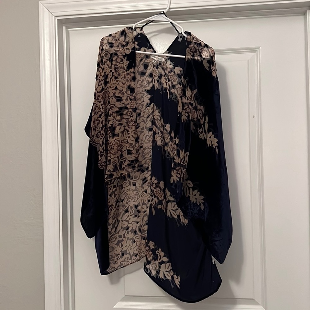 Woven Heart Womens Velure Lace Shawl One Size Navy Tan